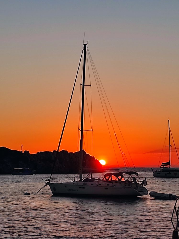 images/gallery/sailingboat/06 Benetia Apartments sailingboat calypso-sunset